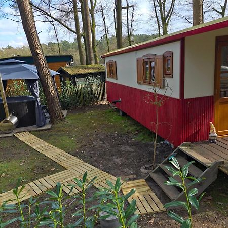 Villa Pipowagen Met Prive Hot Tub Lanaken Exterior foto